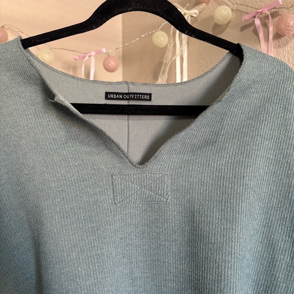 ୨୧ ･ﾟ✧ Urban Outfitters Sweater - Picture 3 of 8